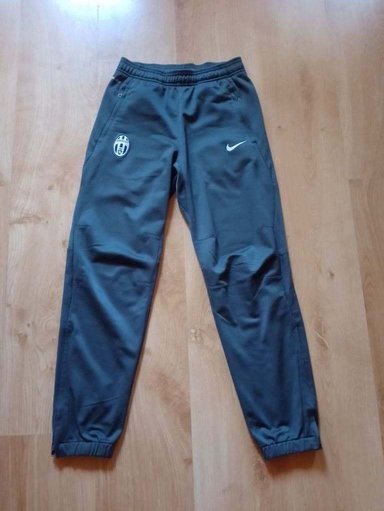 Nike spodnie dresowe dresy Juventus r. 146-152 cm