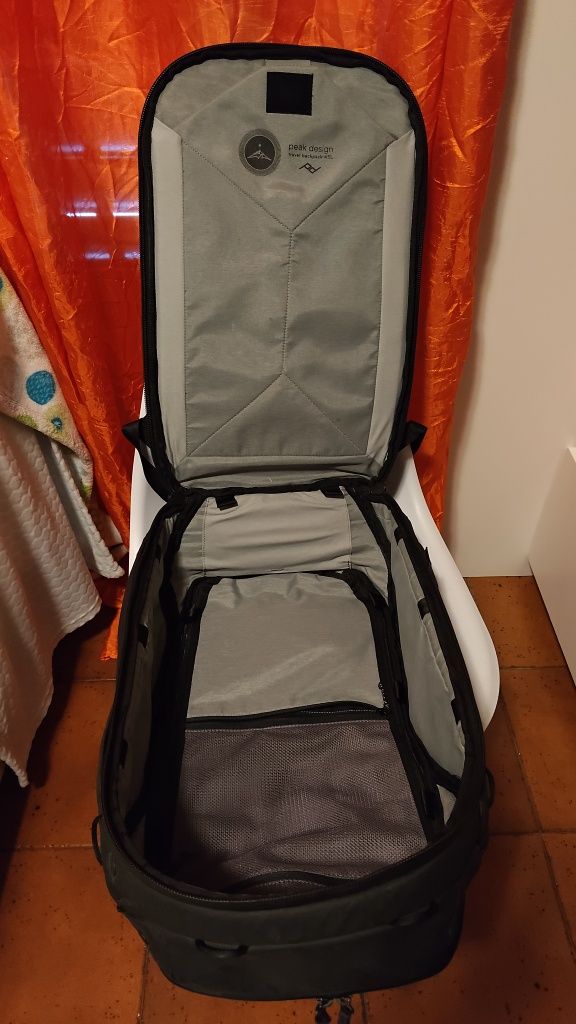 Mochila Peak Design Travel Backpack 45