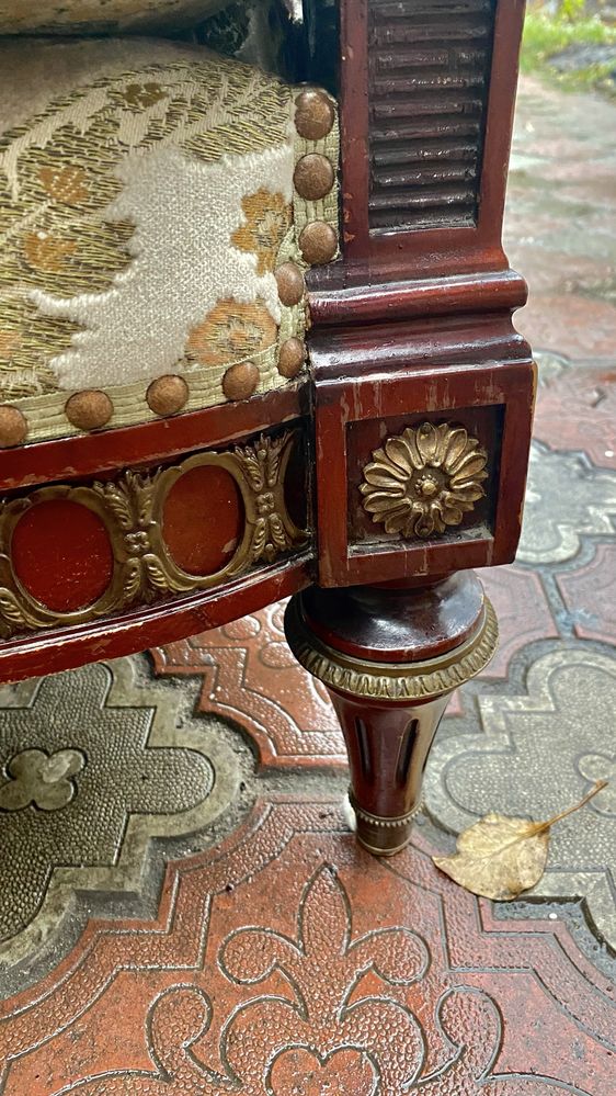 Кресла антикварные, резное дерево, бронза, цена за 1 кресло, Италия