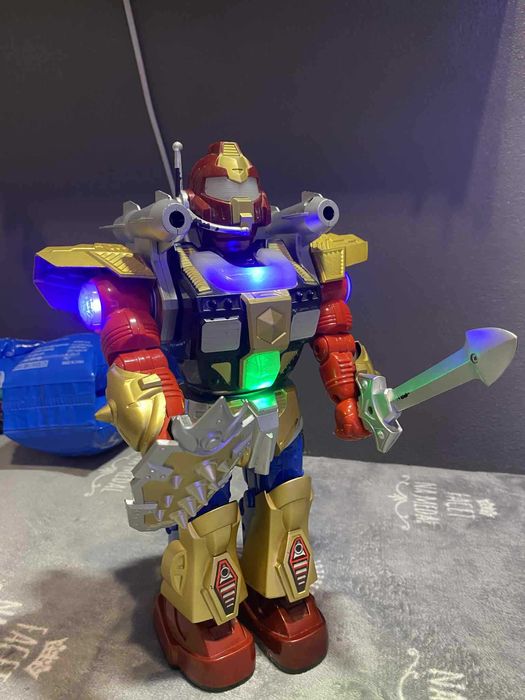 Robot na baterie + dmuchane rękawki do pływania w gratisie