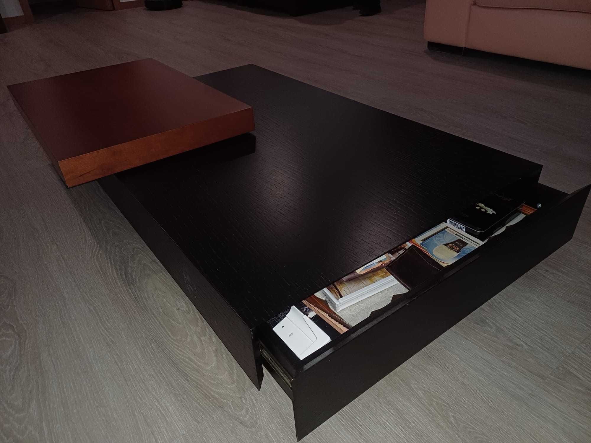 Mesa de Centro em Madeira maciça – Estilo e Funcionalidade