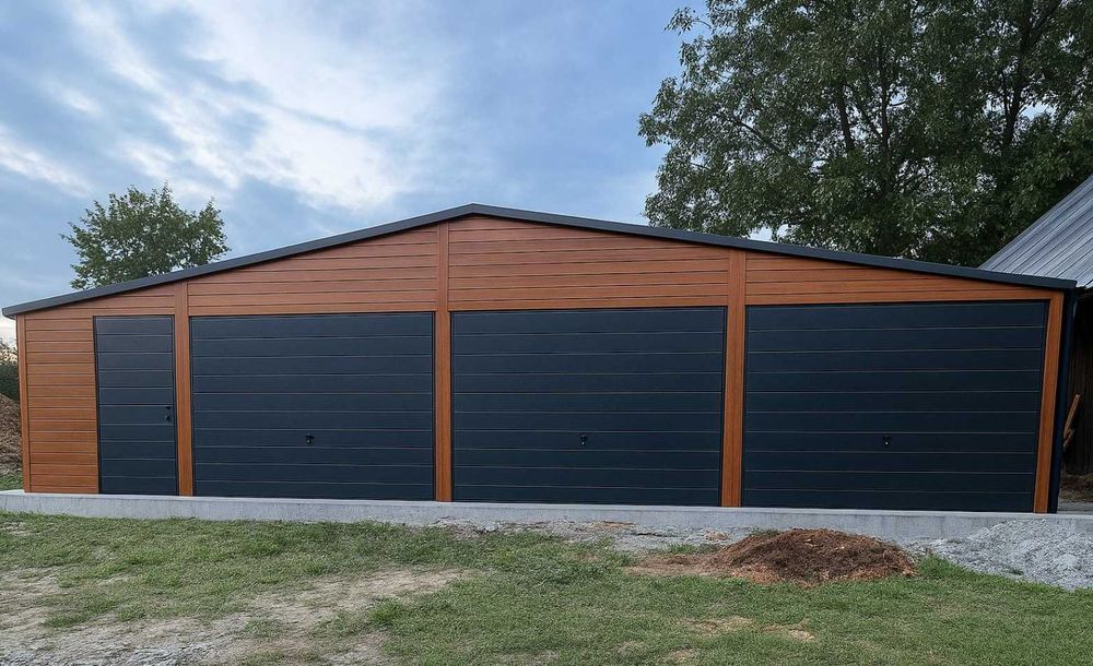 Garaż blaszany 11x6 drewnopodobny trzystanowiskowy dwuspadowy