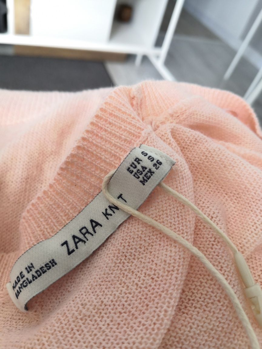 Zara nowy morelowy sweter zapinany na guziki z kieszeniami.