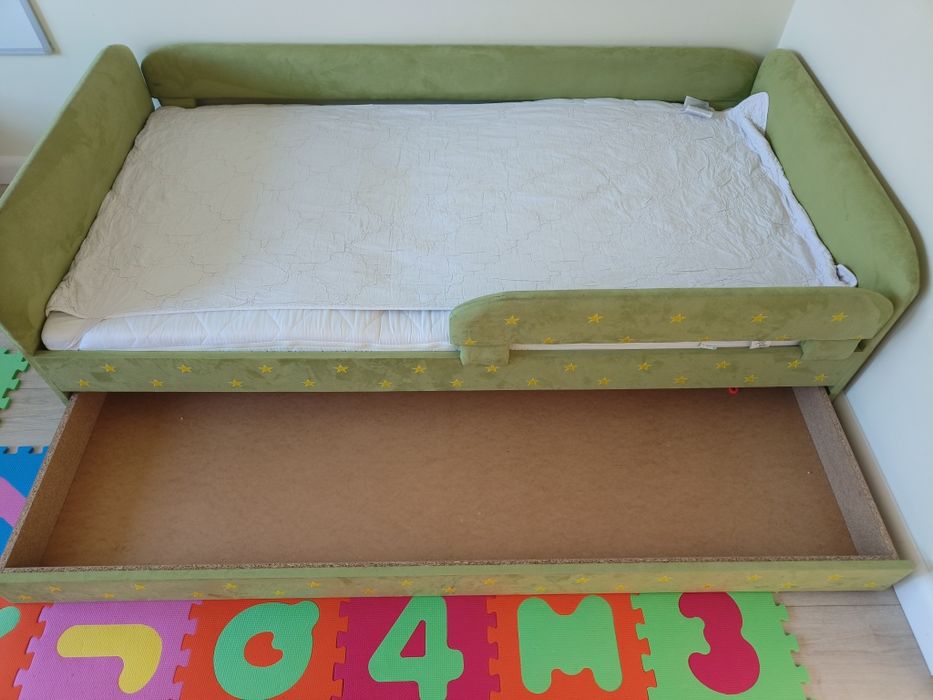 Łóżko dziecięce 180x90 z materacem