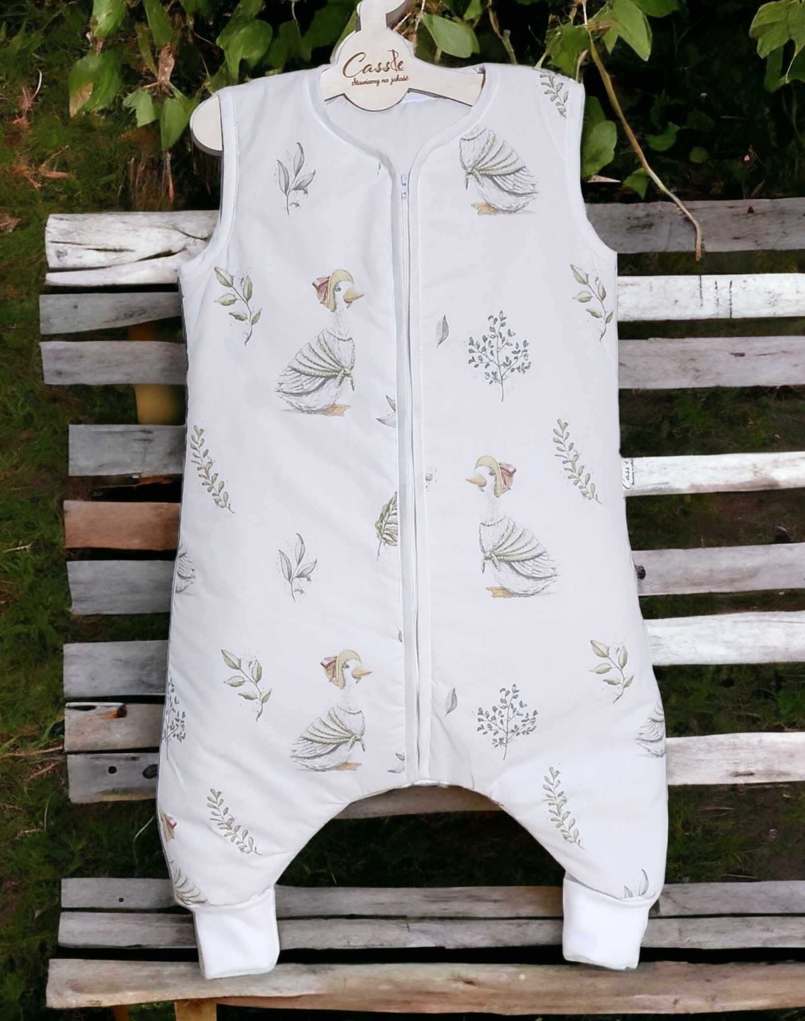 Śpiworek z nogawkami standard 1 tog r 86-92 wzór -Gąski w kapeluszach