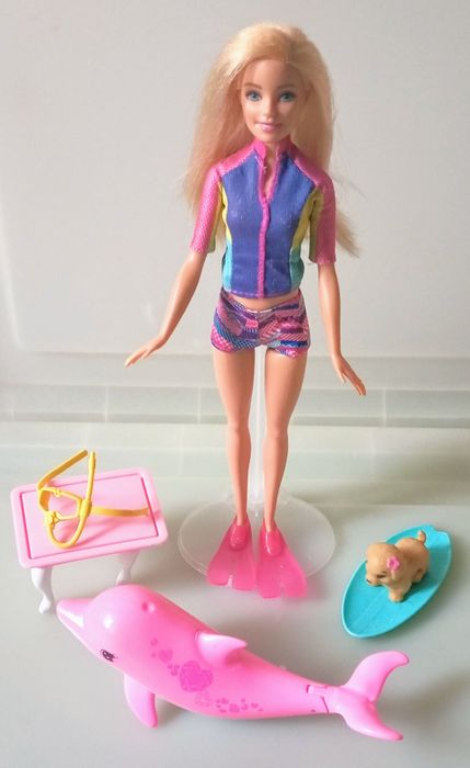 Barbie e o golfinho mágico 2016.