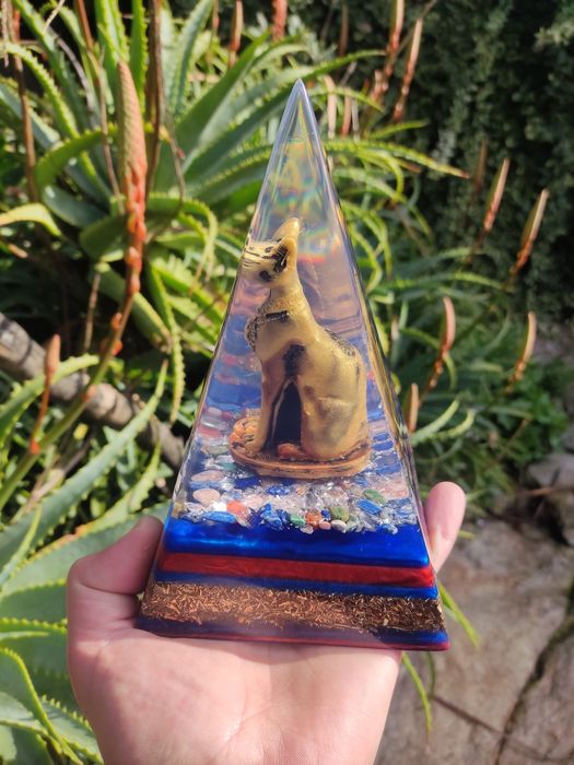 Pirâmide Orgonite