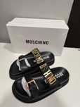 Klapki Moschino r.36