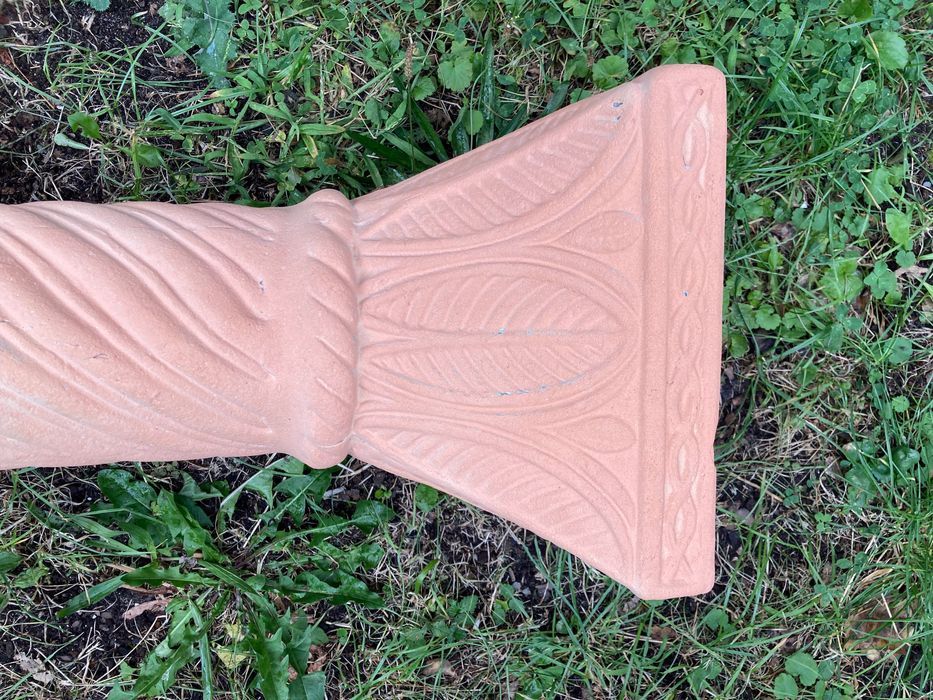 kolumna ogrodowa z ceramiki