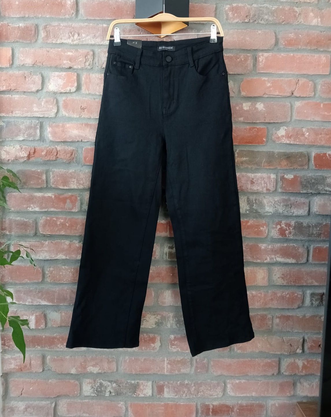 czarne spodnie wide leg push up 40/L