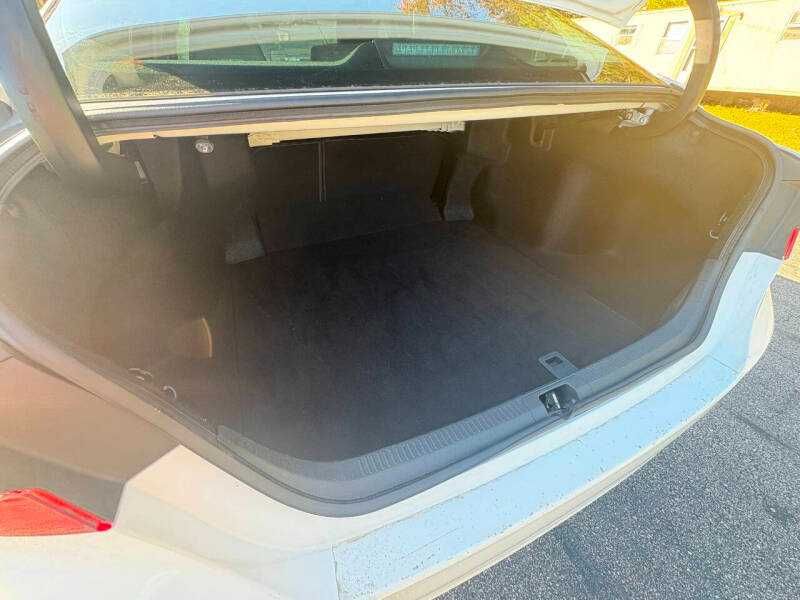 Toyota Camry SE      2018