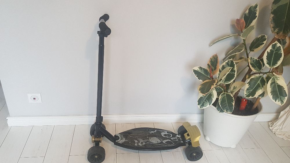 Sprzedam hulajnogę oxelo 4 kołową