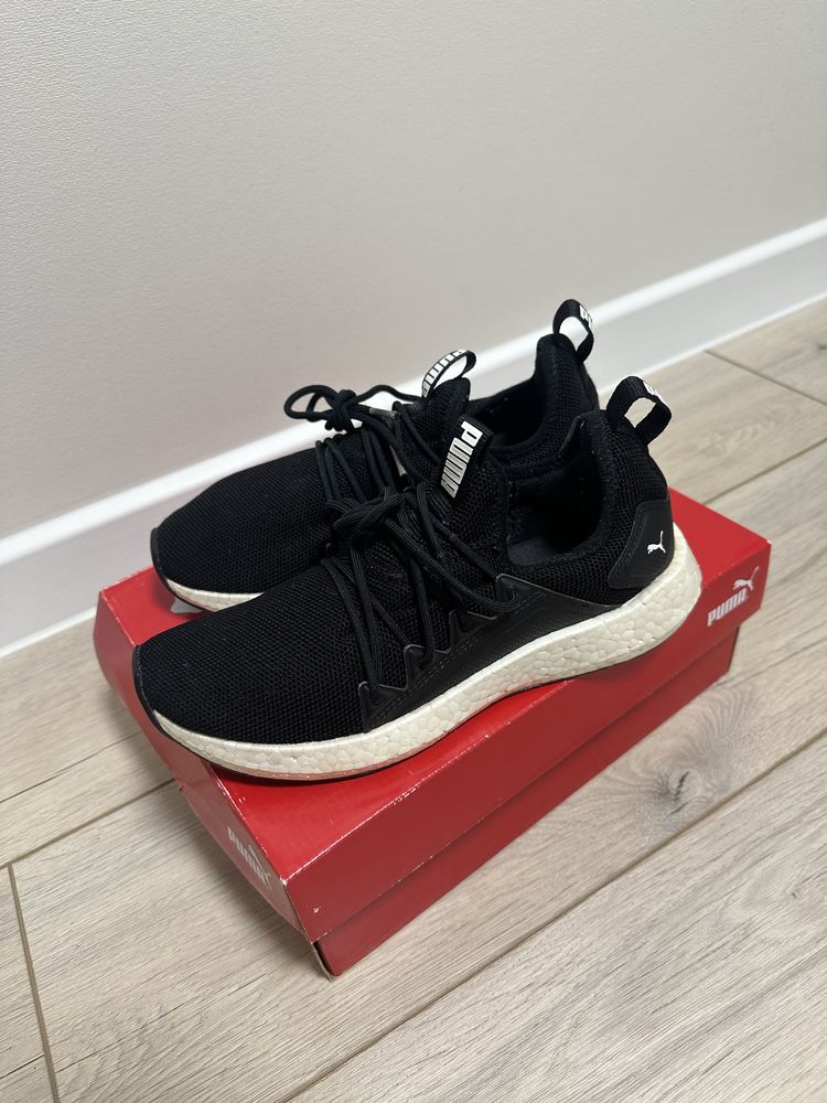 Спортивні кросівки PUMA NRGY Neko Runnig
