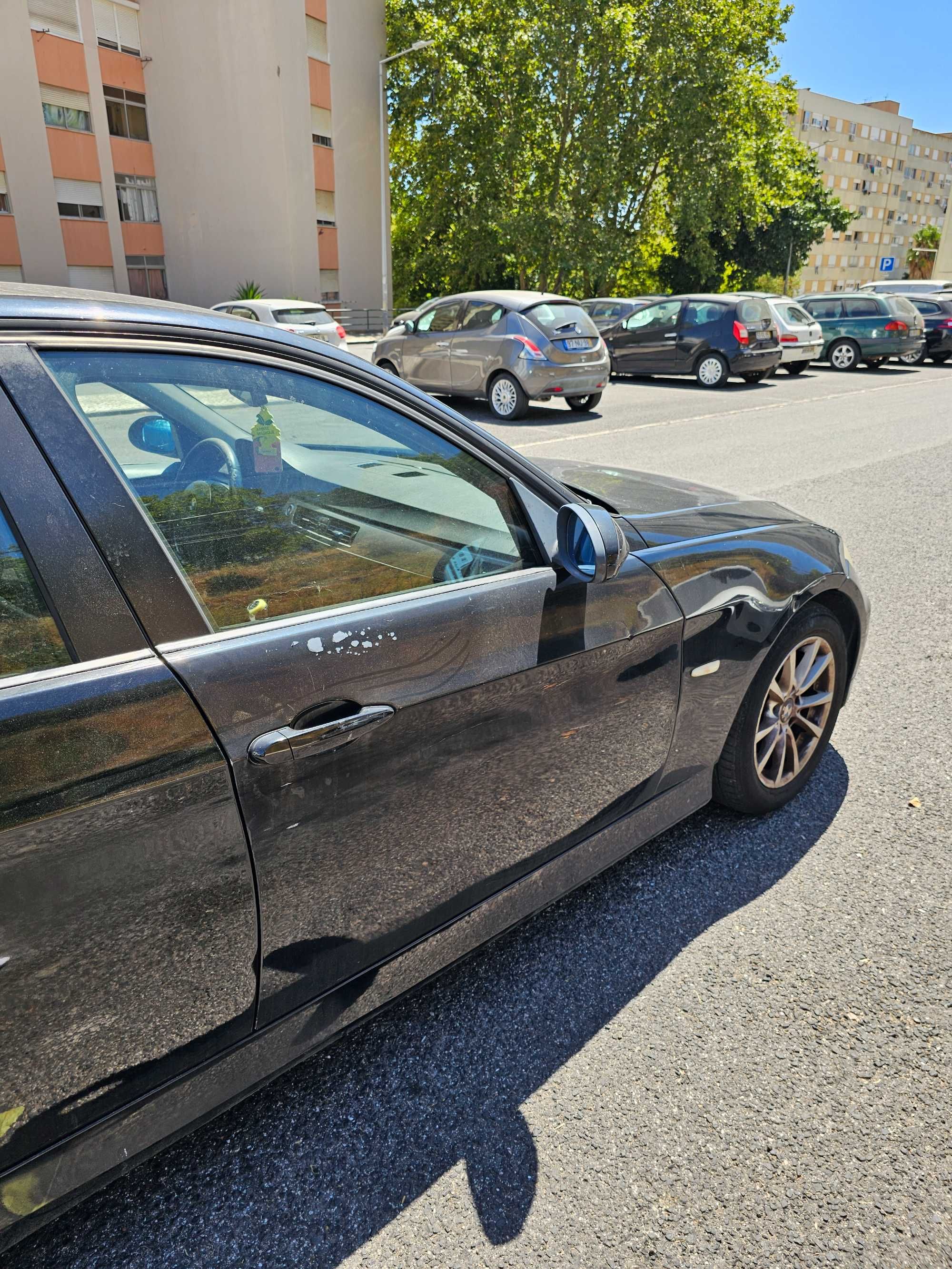 Vendo BMW 320d...