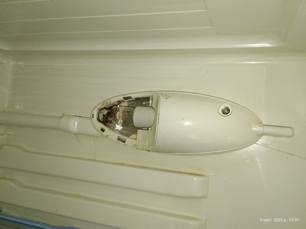 Двухкамерный холодильник Indesit