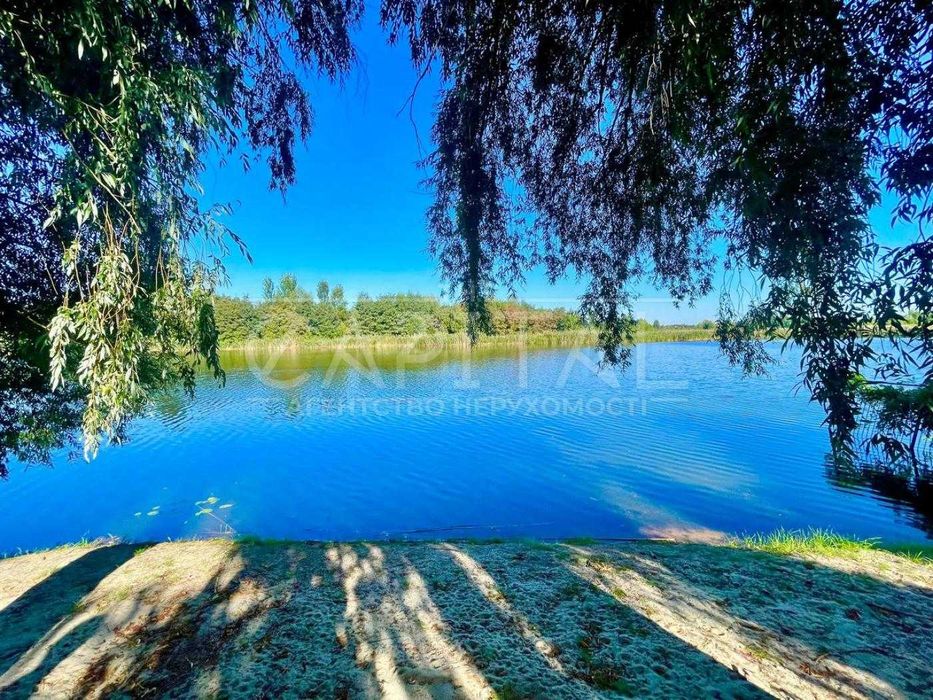 ВЕЛИЧНА РЕЗИДЕНЦІЯ біля води 420м2 — розкіш і приватність у Плютах