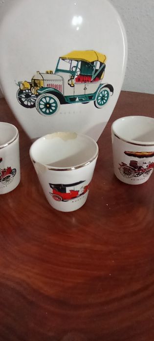 Conjunto garrafa e copos de licor antiga