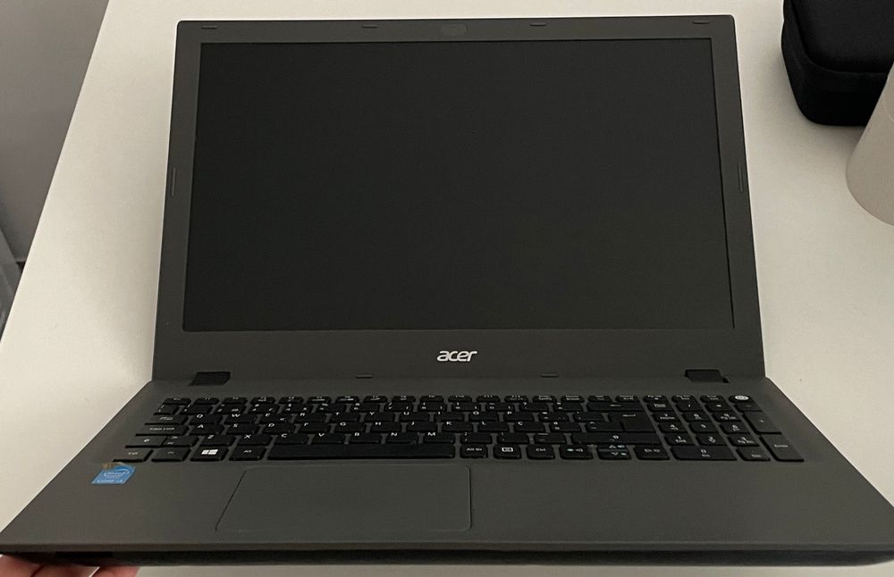 Vendo portátil Acer E5-573