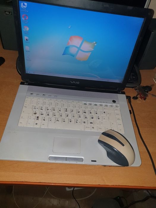 Ноутбук Sony model PCG -7N21 Vaiyo рабочий с зарядкой и мышкой