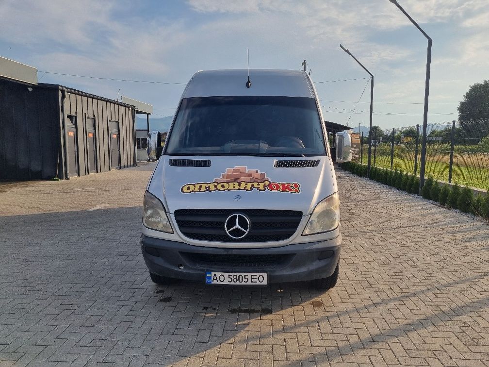 Mercedes-Benz Sprinter Спрінтер бус, автолавка