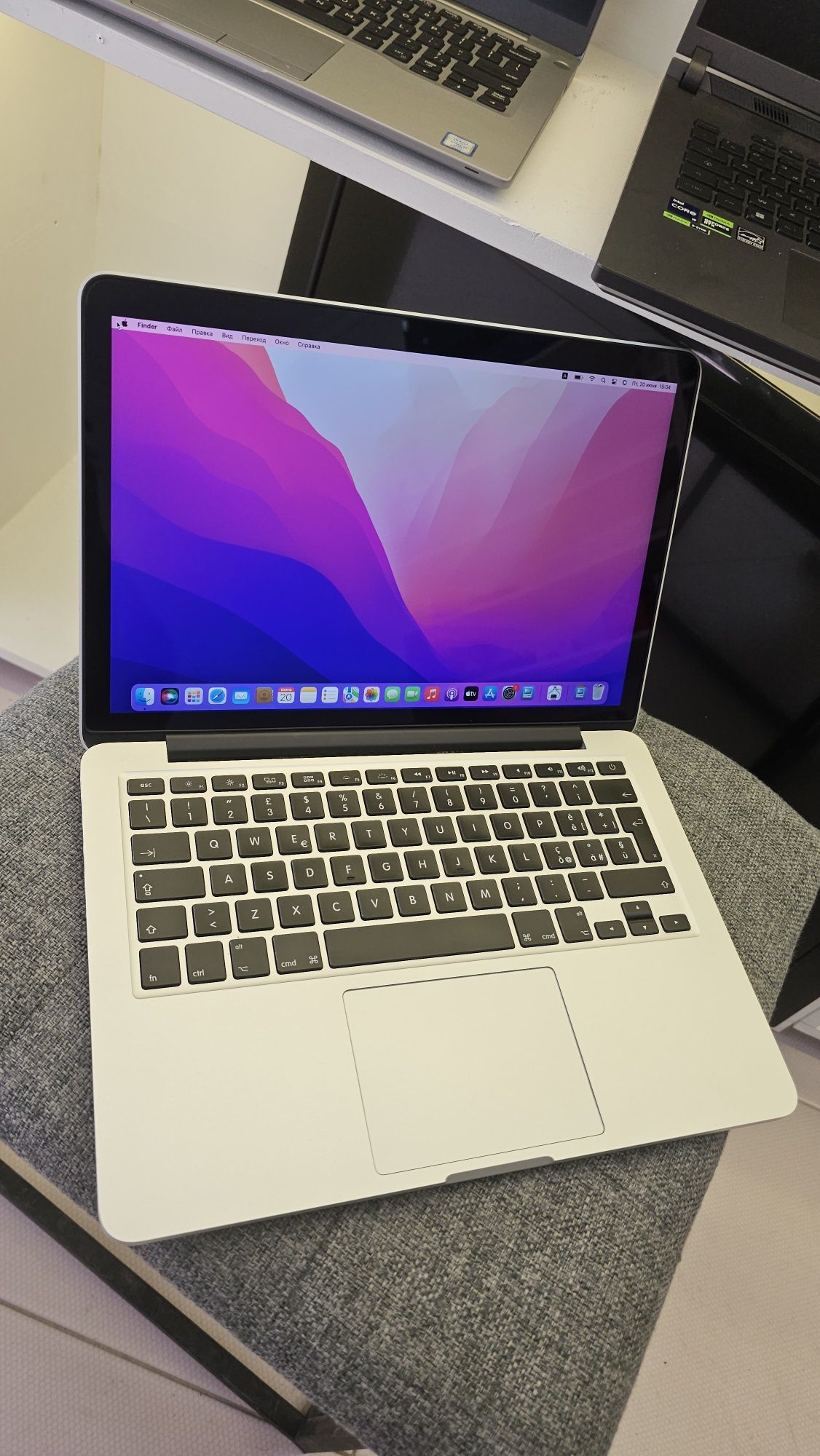 MacBook Pro 13 2015 i5 256 gb