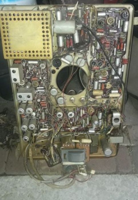 Телевізор* ч/б кольорові