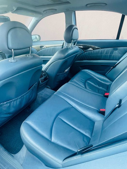 Mercedes-Benz  Daimlerchrysler E320 niebieski skóra 2002r
