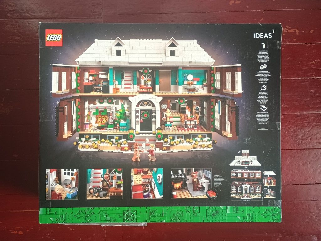 Lego 21330 Один вдома