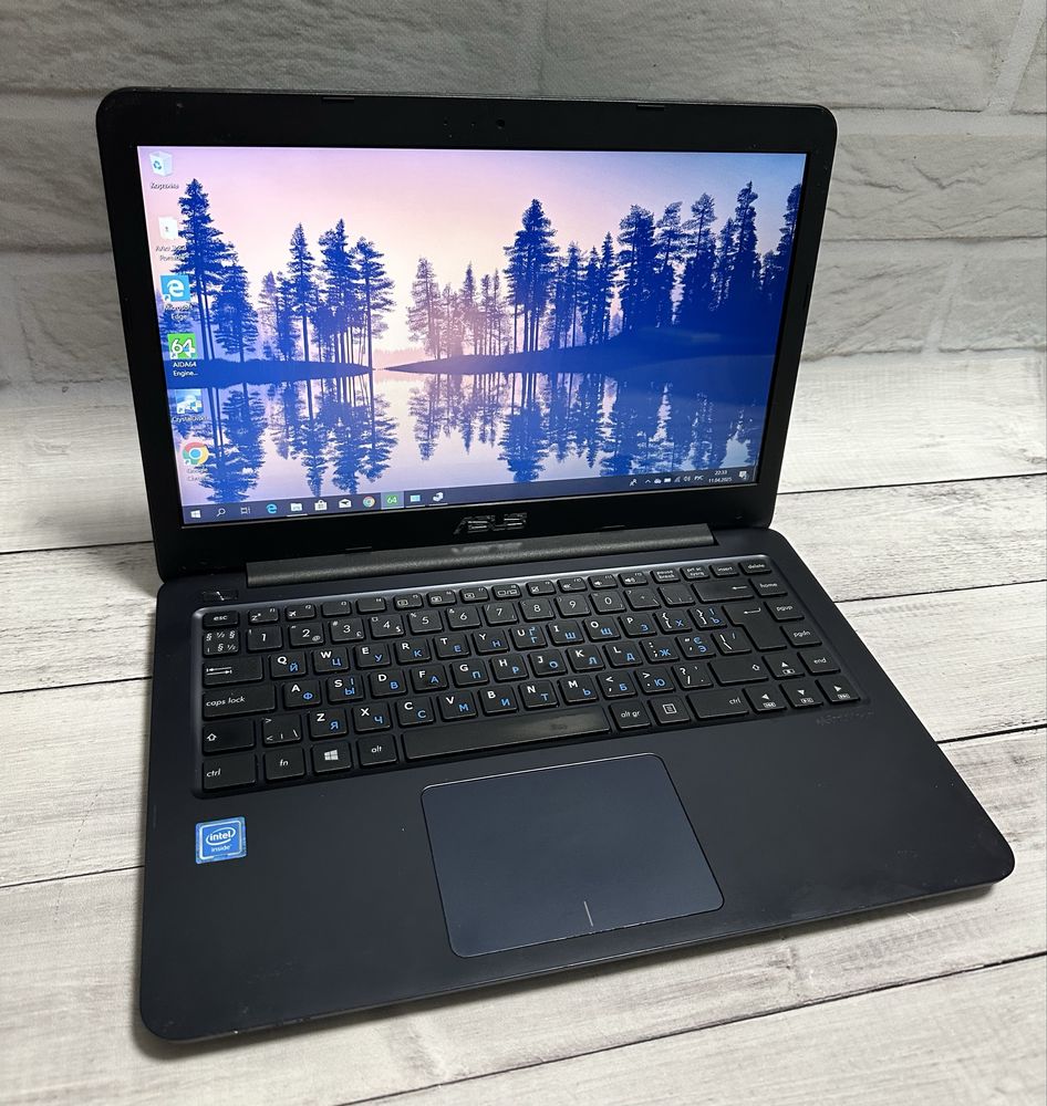 Ноутбук Asus EeeBook E402SA 14’’ FHD Celeron N3060 4GB ОЗУ/ 64GB eMMC