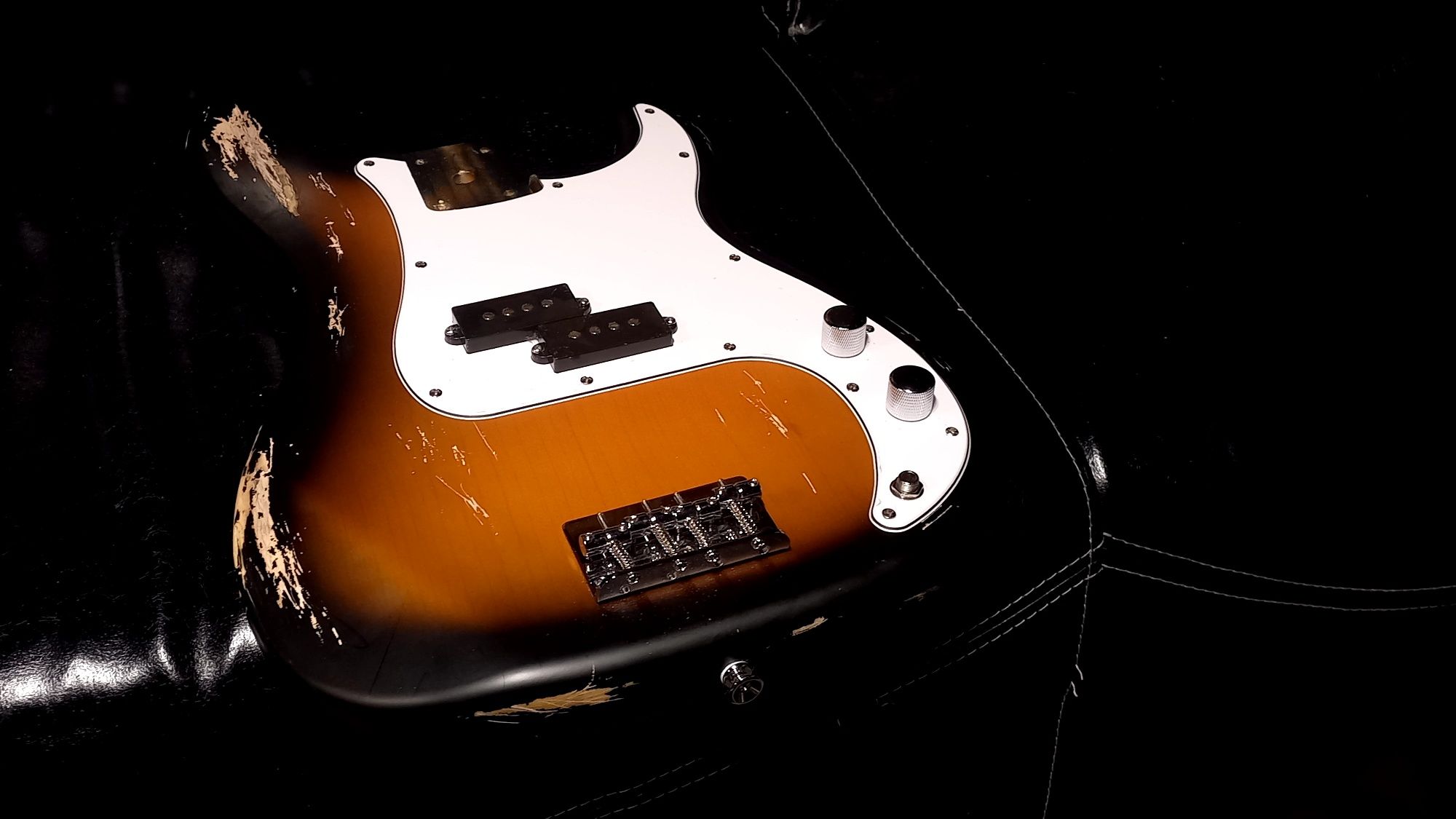 Korpus Fender Precision Bass Relic