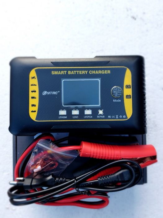 Зарядний пристрій 10А для всіх типів акумуляторів HTRC 12-24В (HTRC10)