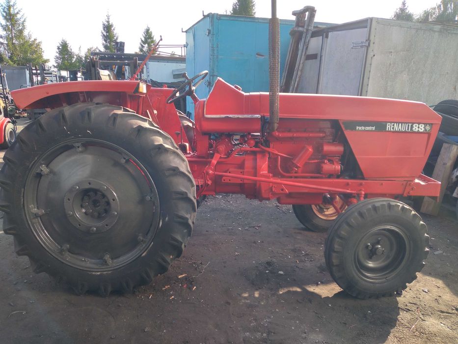 ciągnik rolniczy Renault