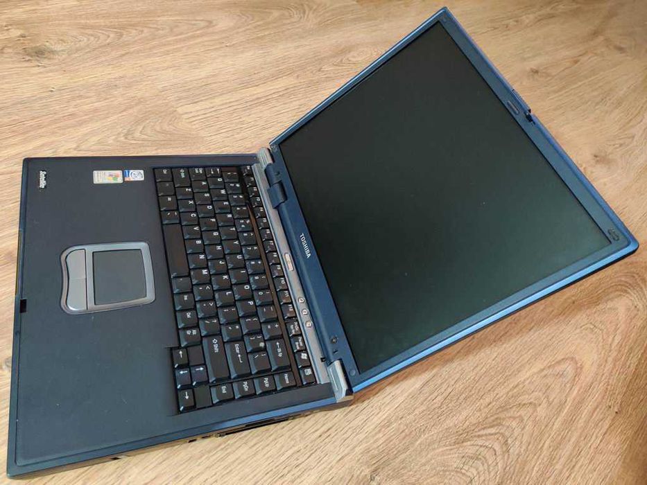 Toshiba Satellite S2430 Intel P4 512MB RAM 20GB GF4 W_XP bez zasilacza