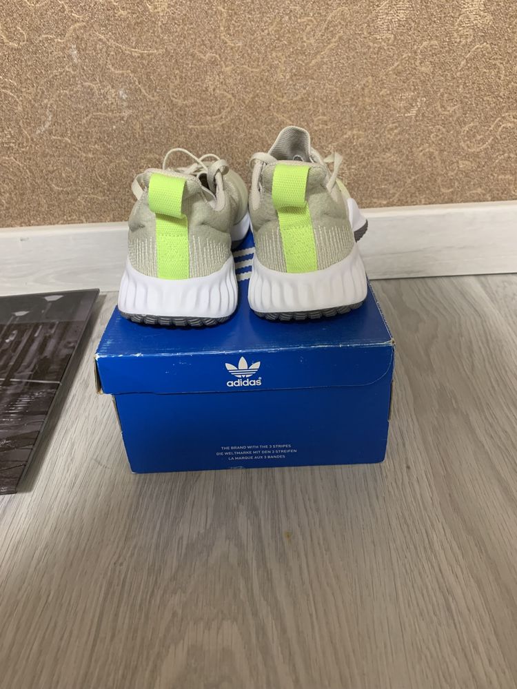 Кроссовки adidas