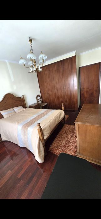 Mobilia de Quarto - Madeira Alta Qualidade - Maciça