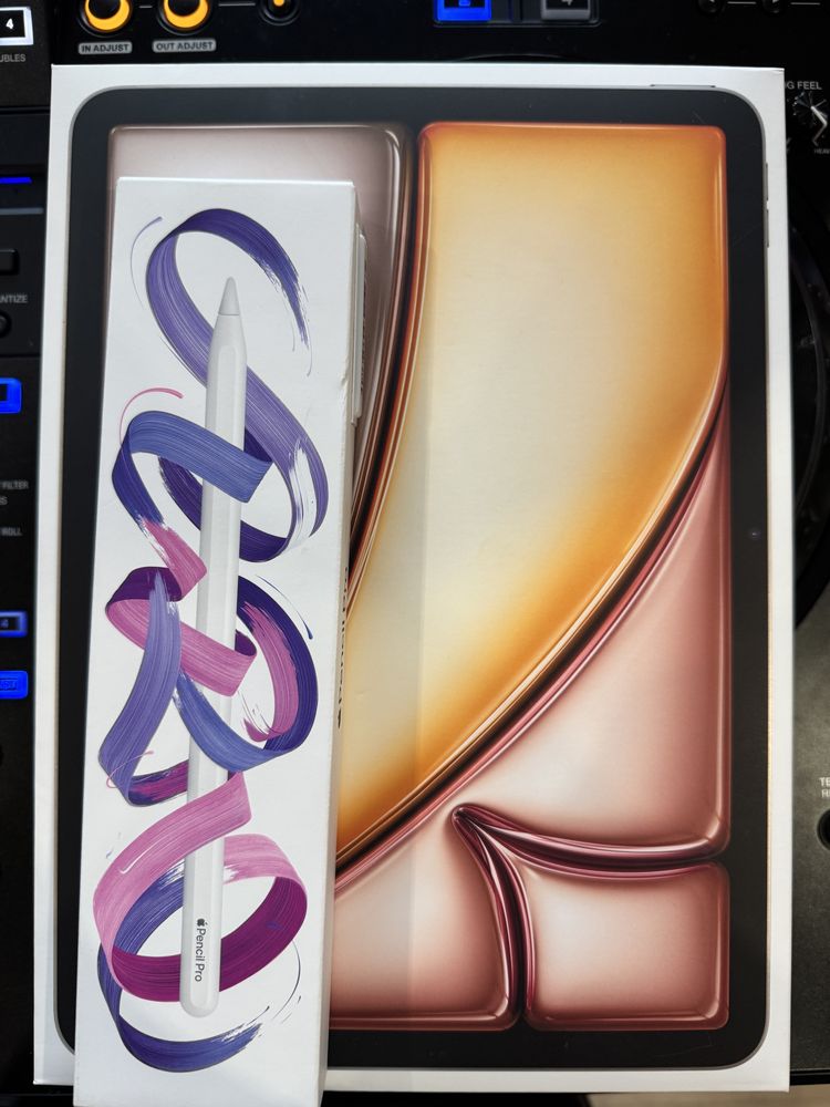 Nowy Ipad Air 11” wifi 256 GB M3 + nowe etui