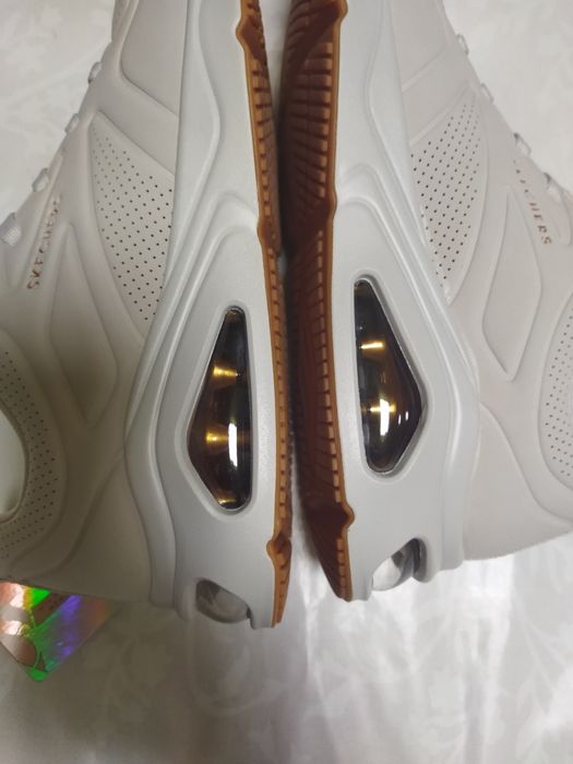 Снікерси  Skechers  41 р