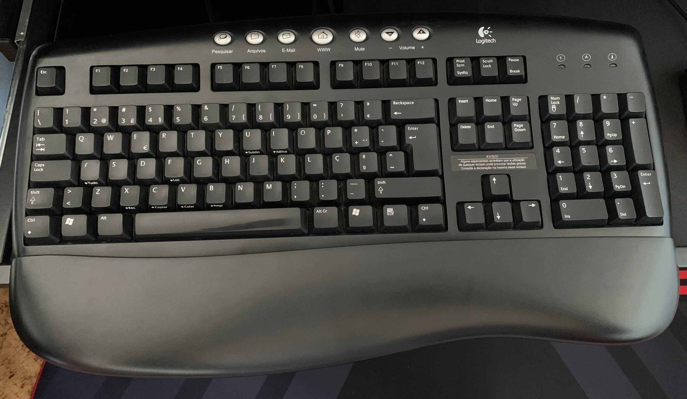 Teclado Logitech Multimédia em Excelente Estado