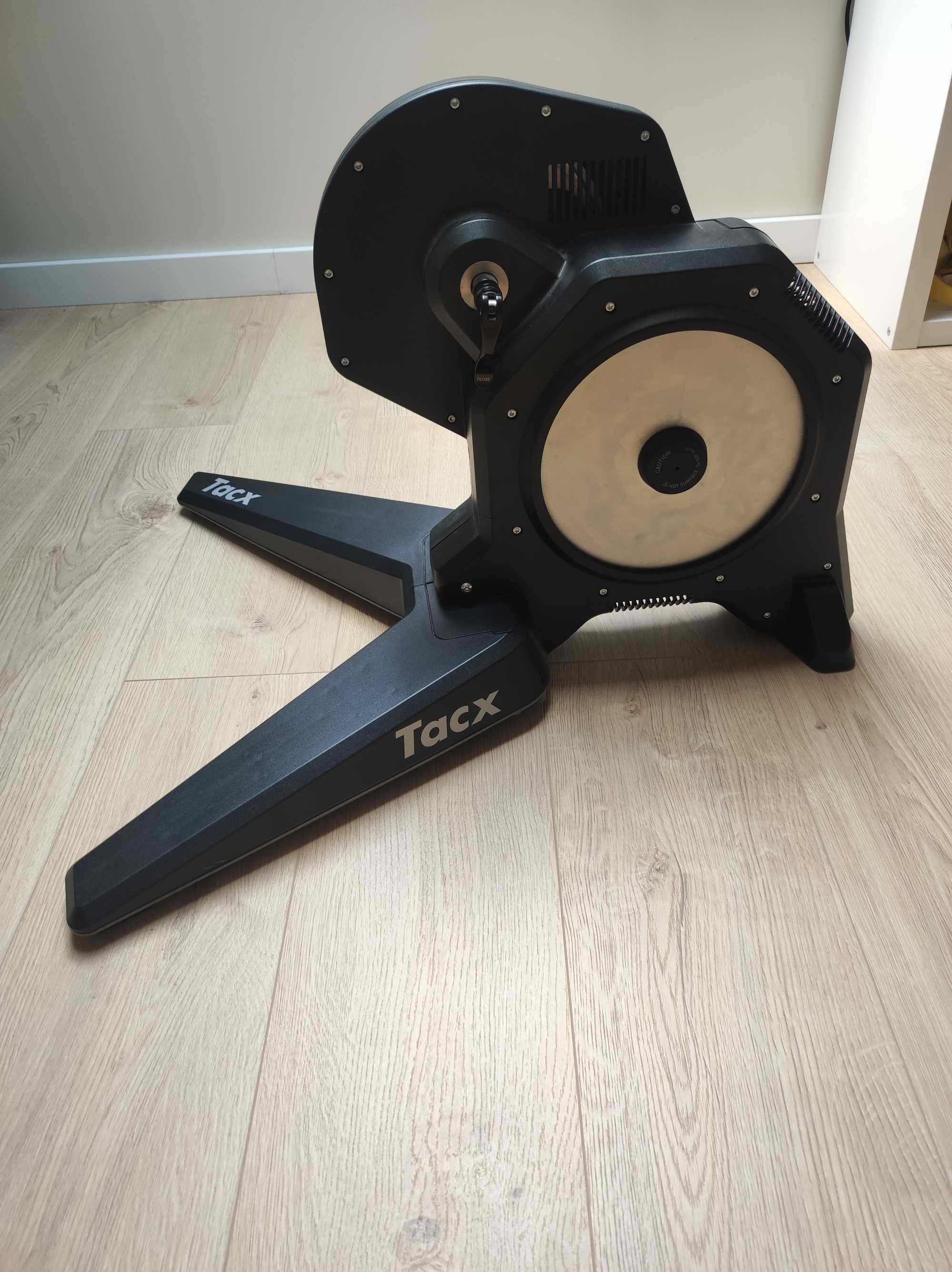 Trenażer Tacx Flux S Smart _ jak nowy!