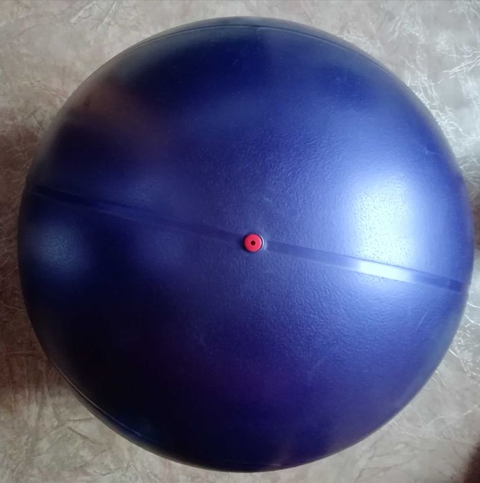 М'яч гімнастичний.