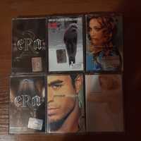 DVD та CD диски, аудіокасети