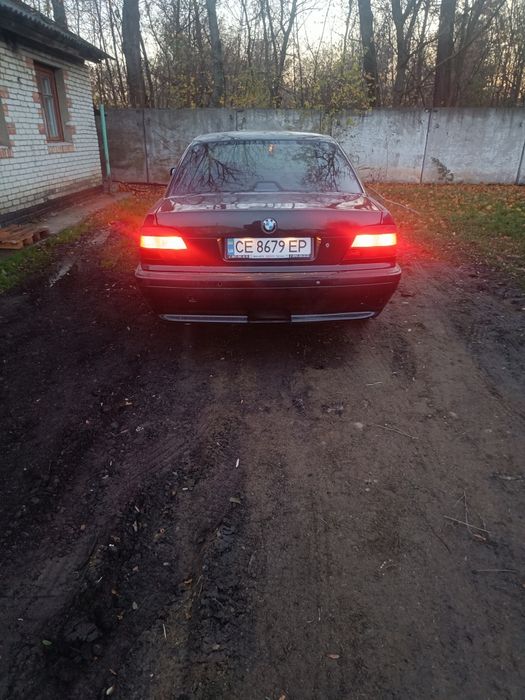750i bmwe 38 під відновлення