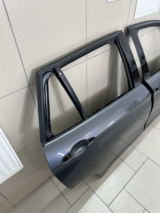 BMW X1 E84 дверка права сторона B39 колір бмв х1 е84 двері MINERALGRAU