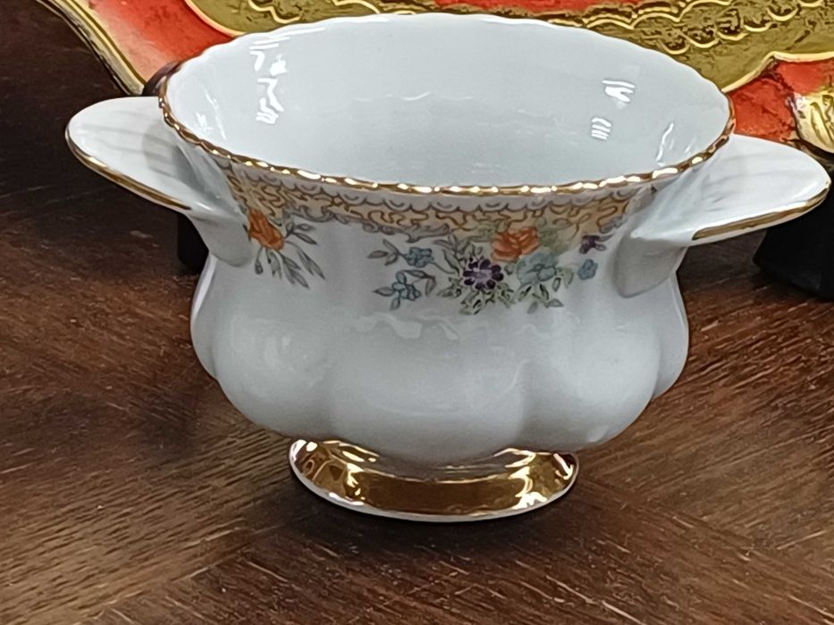 Bulionówki porcelana bez sygnatury (P. 718)