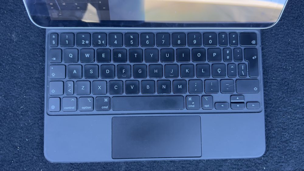 iPad Pro M2 (4ª Ger) + Magic Keyboard PT + Pencil 2 | Ler Descrição