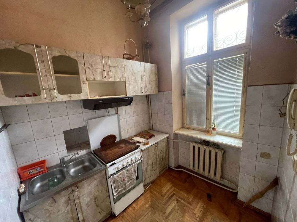 Продаж квартири в центрі Коломиї поблизу писанки