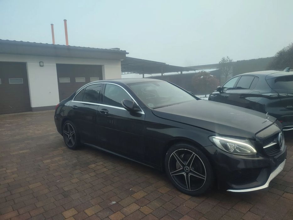 Mercedes-Benz Klasa C C220d AMG