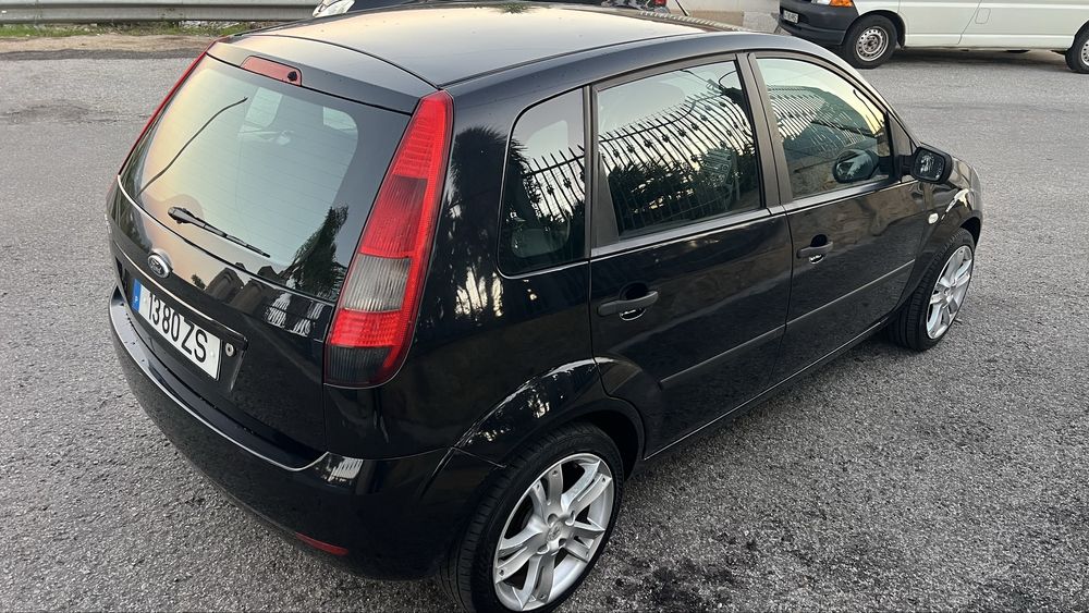 Ford fiesta 1.2 a gasolina 2005 trato financiamento
