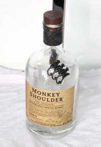 Monkey shoulder karafka