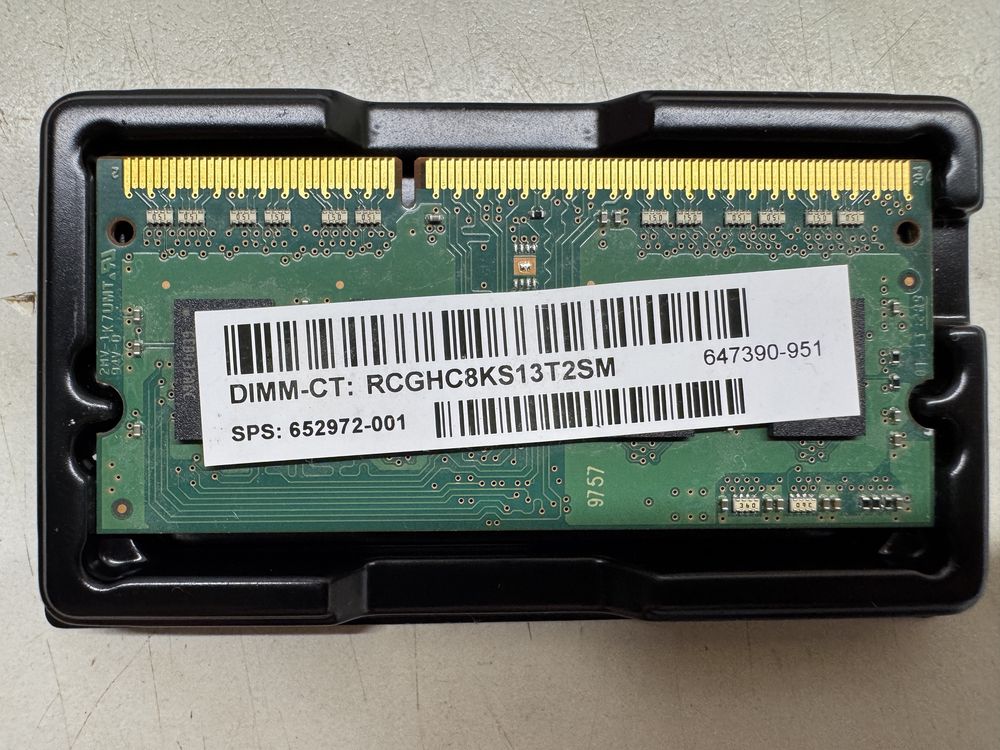 Операивна памʼять SODIMM Samsung 2GB 1Rx8 PC3-12800S-11-11-B2 DDR3